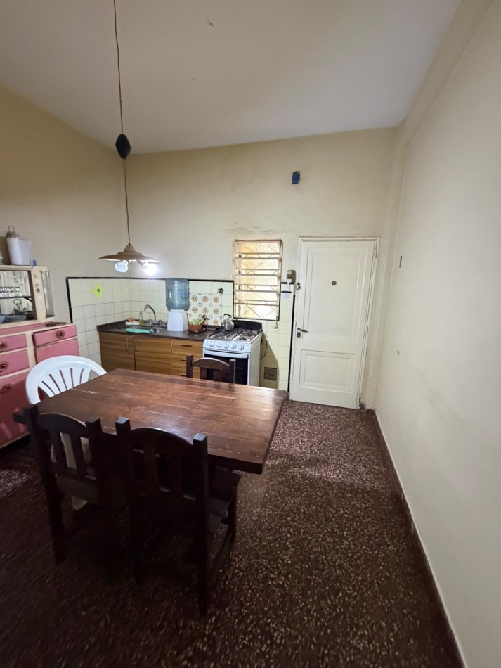 HERMOSA CASA 3 AMBIENTES, CON GRAN PARQUE Y PARRILLA, ALFEREZ PAGE 349 -GLEW-