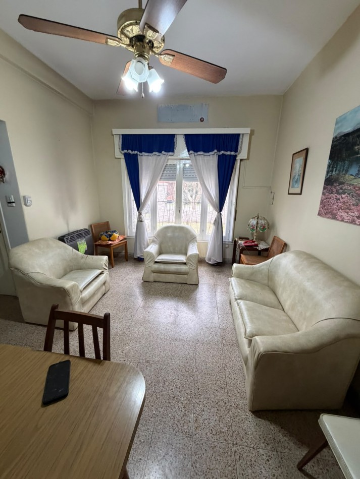 HERMOSA CASA 3 AMBIENTES, CON GRAN PARQUE Y PARRILLA, ALFEREZ PAGE 349 -GLEW-