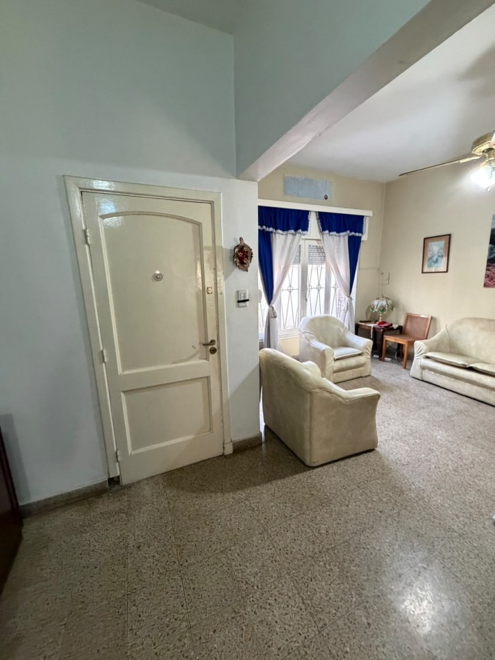 HERMOSA CASA 3 AMBIENTES, CON GRAN PARQUE Y PARRILLA, ALFEREZ PAGE 349 -GLEW-