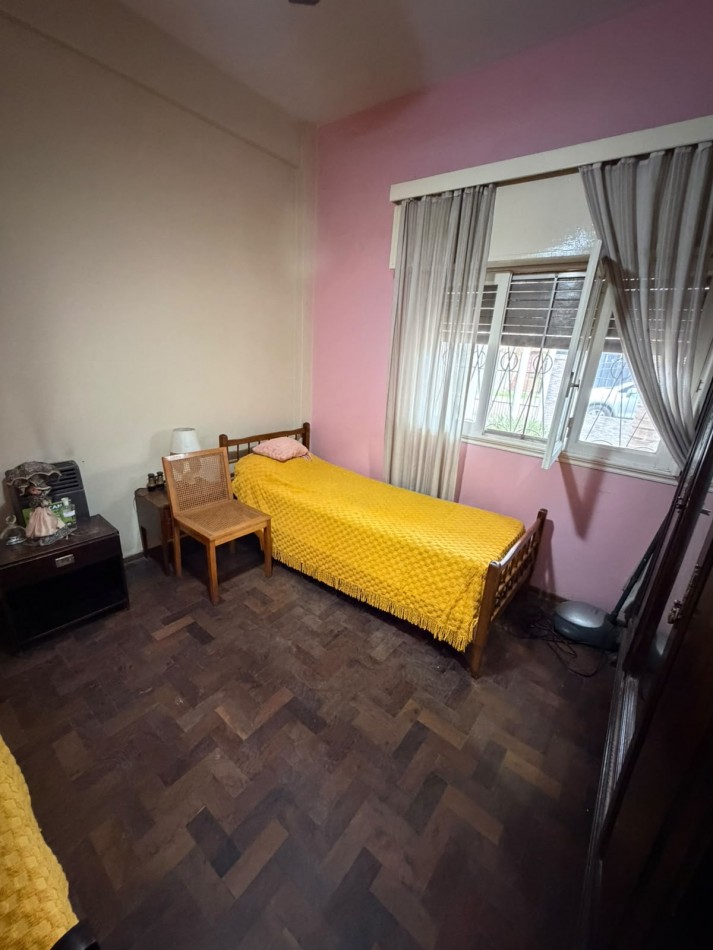 HERMOSA CASA 3 AMBIENTES, CON GRAN PARQUE Y PARRILLA, ALFEREZ PAGE 349 -GLEW-