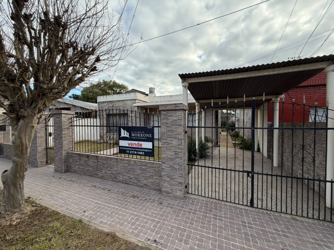 HERMOSA CASA 3 AMBIENTES, CON GRAN PARQUE Y PARRILLA, ALFEREZ PAGE 349 -GLEW-