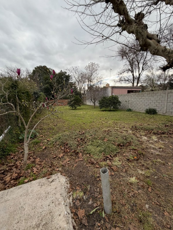 HERMOSA CASA 3 AMBIENTES, CON GRAN PARQUE Y PARRILLA, ALFEREZ PAGE 349 -GLEW-
