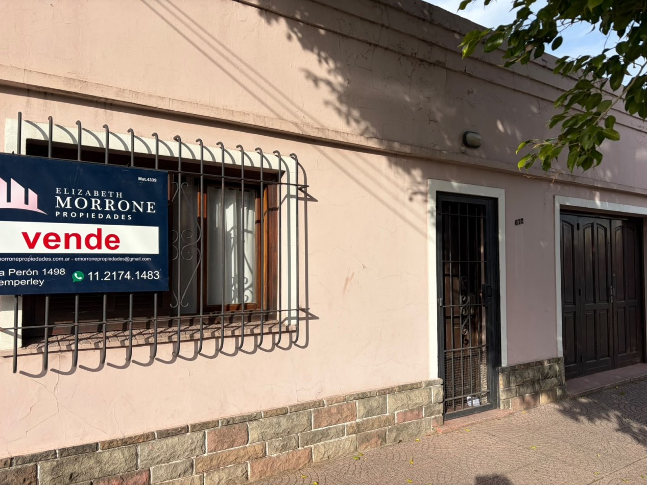VENTA CASA 4 AMBIENTES, EXCELENTE UBICACION, A 250 METROS DE AV EVA PERON AL 1500, GUEMES 872 -TEMPERLEY-