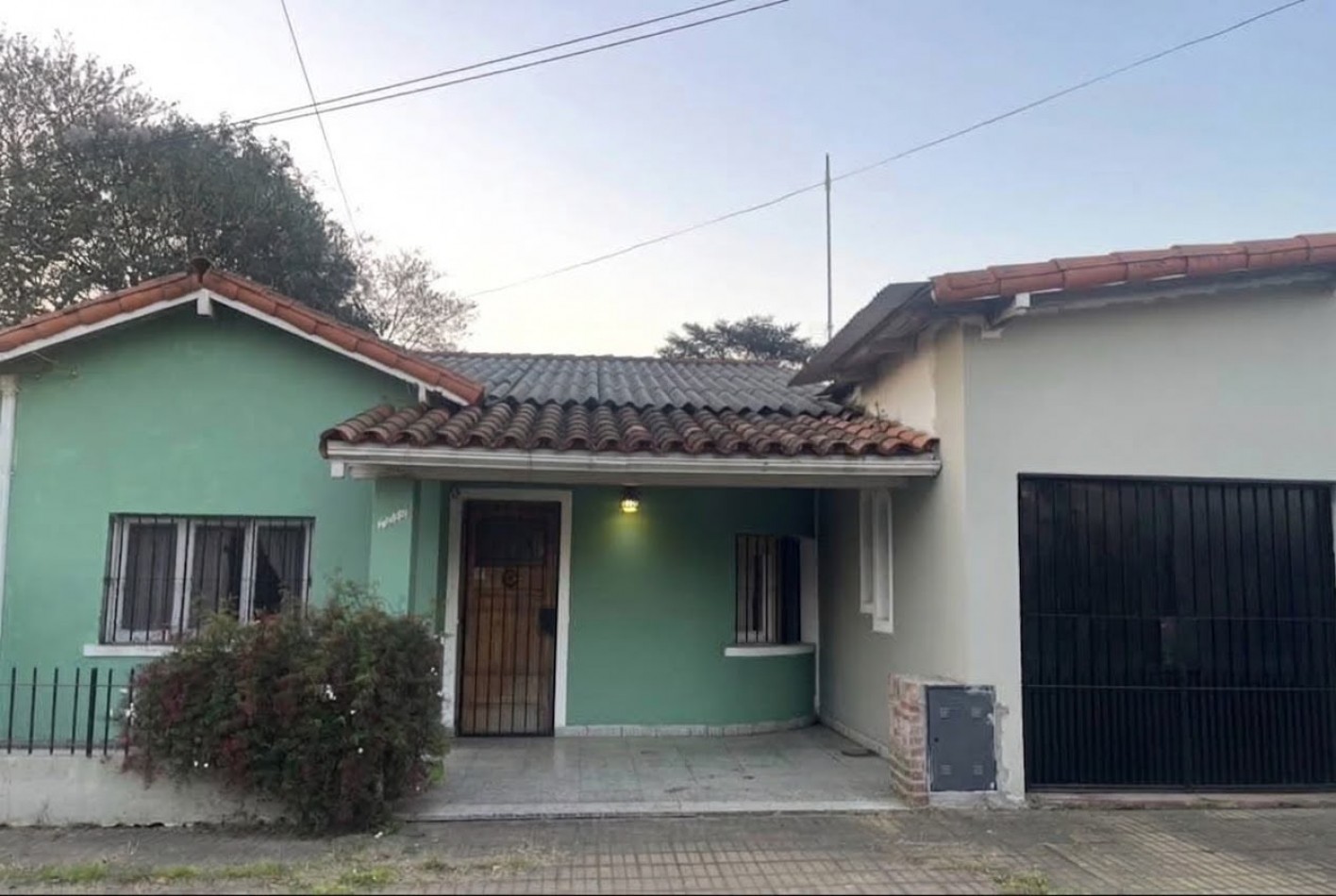 VENTA CASA 3 AMBIENTES Y DEPTO MONOAMBIENTE AL FONDO, RUBEN RUIZ 1358 -LUIS GILLON-