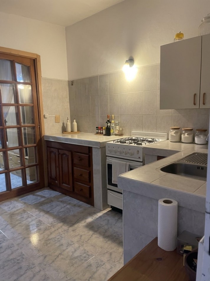 VENTA CASA 3 AMBIENTES Y DEPTO MONOAMBIENTE AL FONDO, RUBEN RUIZ 1358 -LUIS GILLON-
