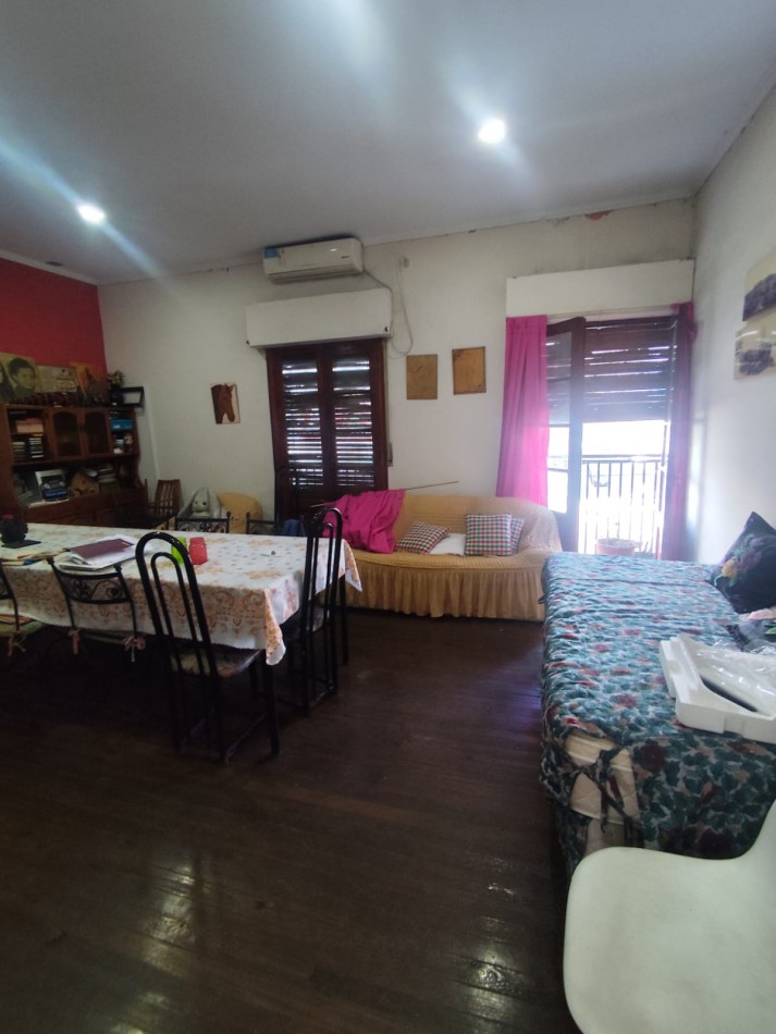 VENTA PH 5 AMBIENTES, EXCELENTE UBICACION, FRENTE AL COTO DE ESCALADA, AV HIPOLITO YRIGOYEN 6161 -REMEDIOS DE ESCALADA-