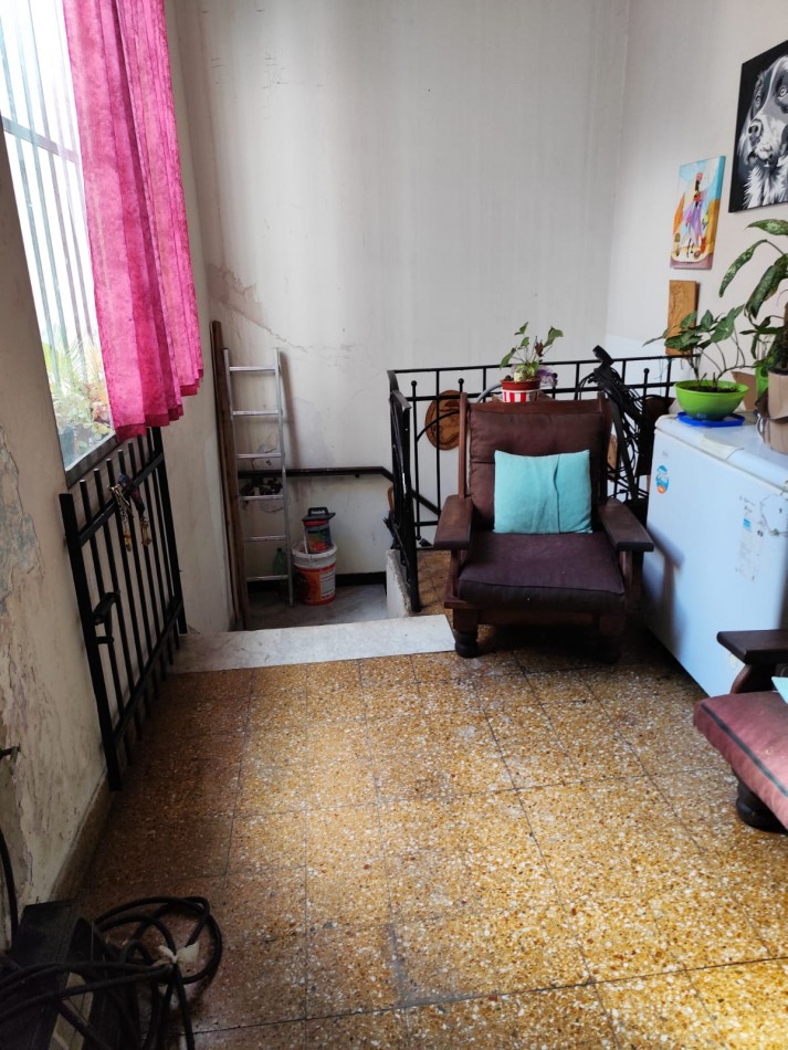 VENTA PH 5 AMBIENTES, EXCELENTE UBICACION, FRENTE AL COTO DE ESCALADA, AV HIPOLITO YRIGOYEN 6161 -REMEDIOS DE ESCALADA-