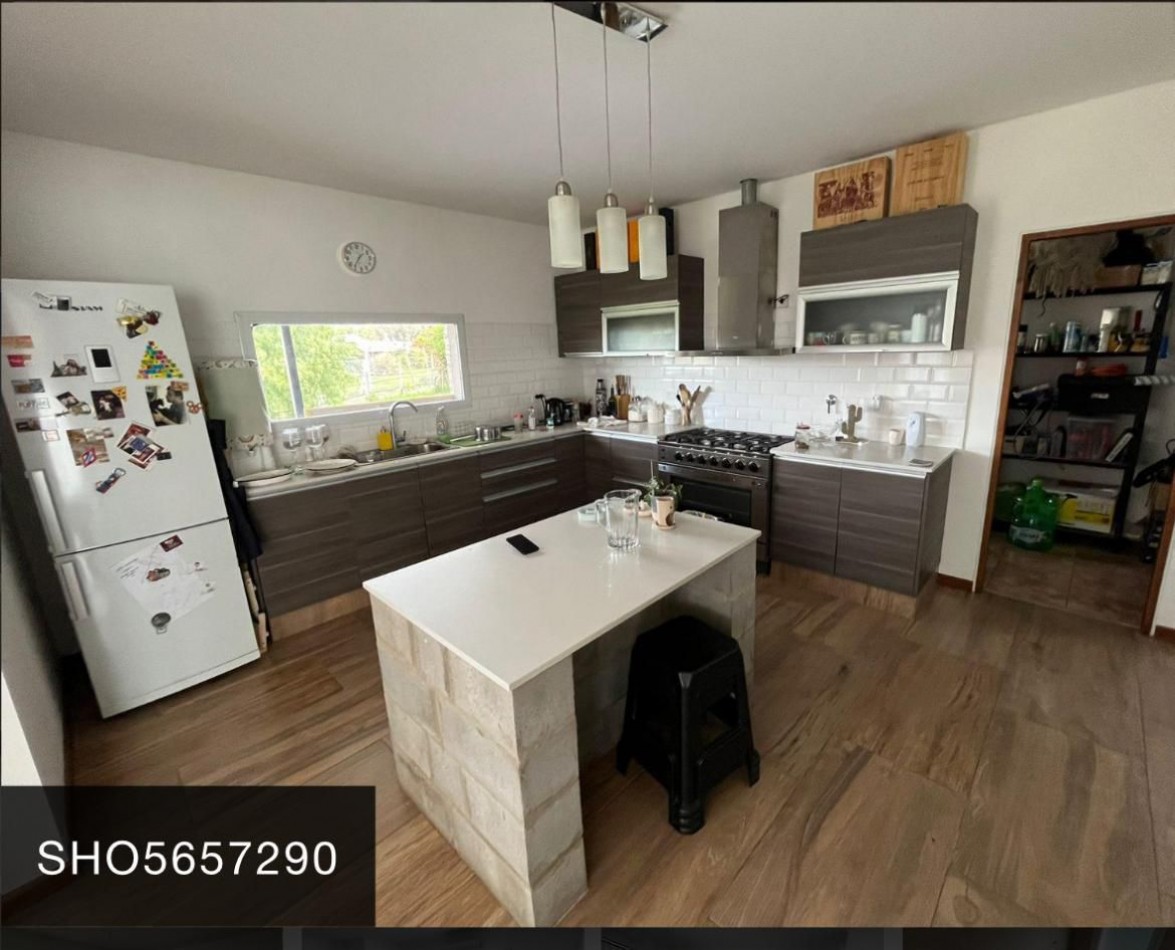 VENTA CASA 3 DORMITORIOS EN BARRIO LA HORQUETA, CON JARDIN Y GALERIA, JUANA DE ARCO 6100 -CANNING-
