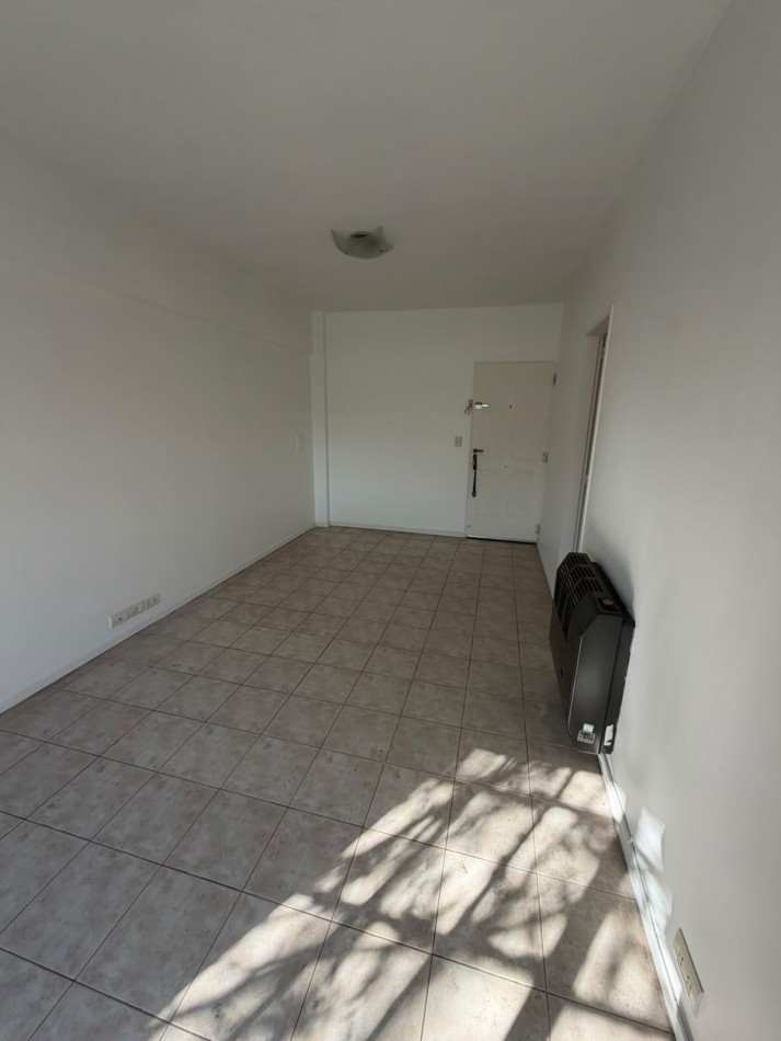 ALQUILER HERMOSO DEPARTAMENTO 3 AMBIENTES, A UNA CUADRA DE LA ESTACION DE TEMPERLEY, EXCELENTE UBICACION, OBLIGADO 90 -TEMPERLEY-