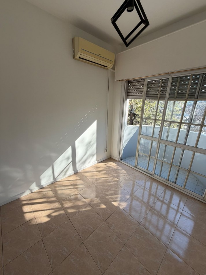 ALQUILER HERMOSO DEPARTAMENTO 3 AMBIENTES, A UNA CUADRA DE LA ESTACION DE TEMPERLEY, EXCELENTE UBICACION, OBLIGADO 90 -TEMPERLEY-