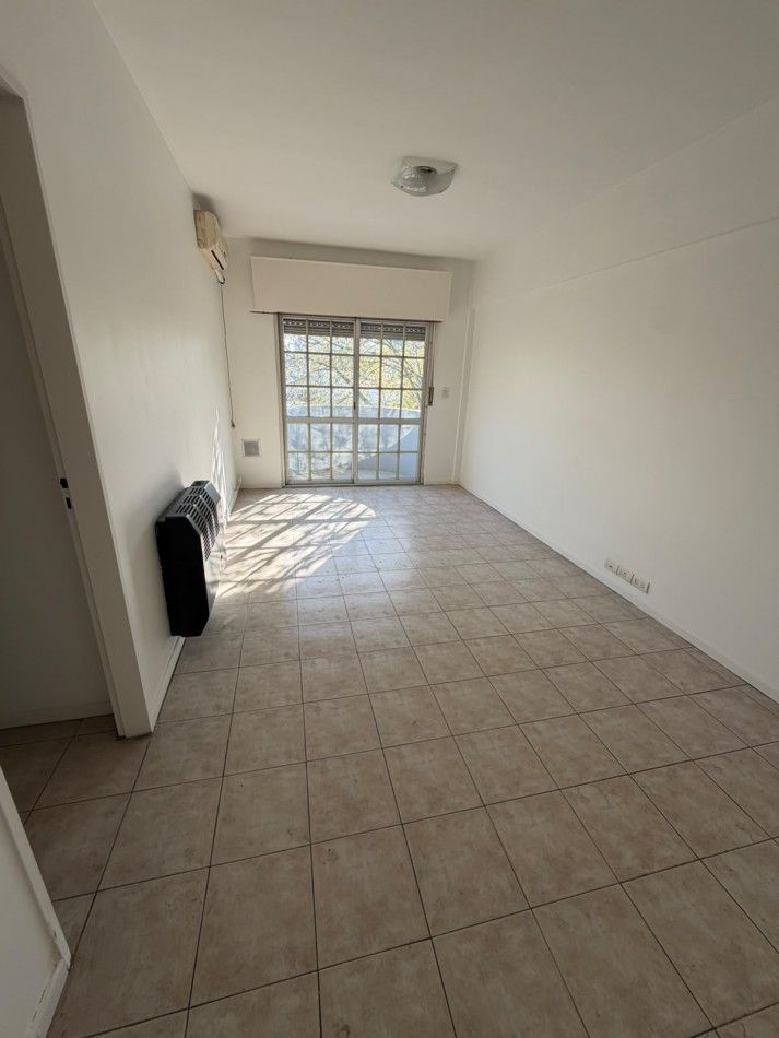 ALQUILER HERMOSO DEPARTAMENTO 3 AMBIENTES, A UNA CUADRA DE LA ESTACION DE TEMPERLEY, EXCELENTE UBICACION, OBLIGADO 90 -TEMPERLEY-