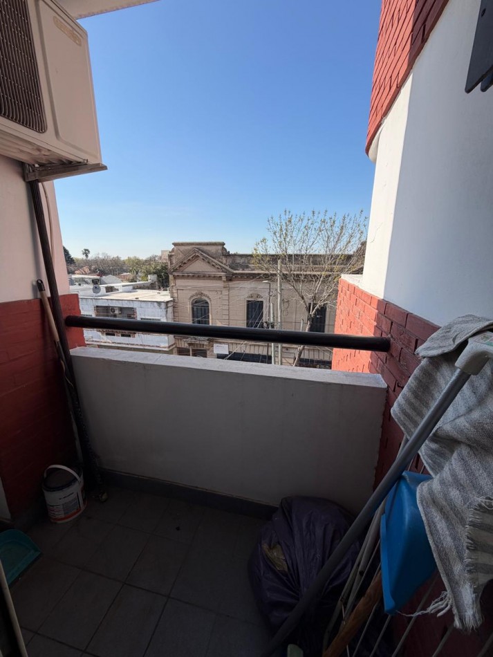VENTA DEPARTAMENTO 2 AMBIENTES EN TERCER PISO, EXCELENTE UBICACION, A 3 CUADRAS DE LA ESTACION DE TEMPERLEY (LADO OESTE), 25 DE MAYO 275 -TEMPERLEY-