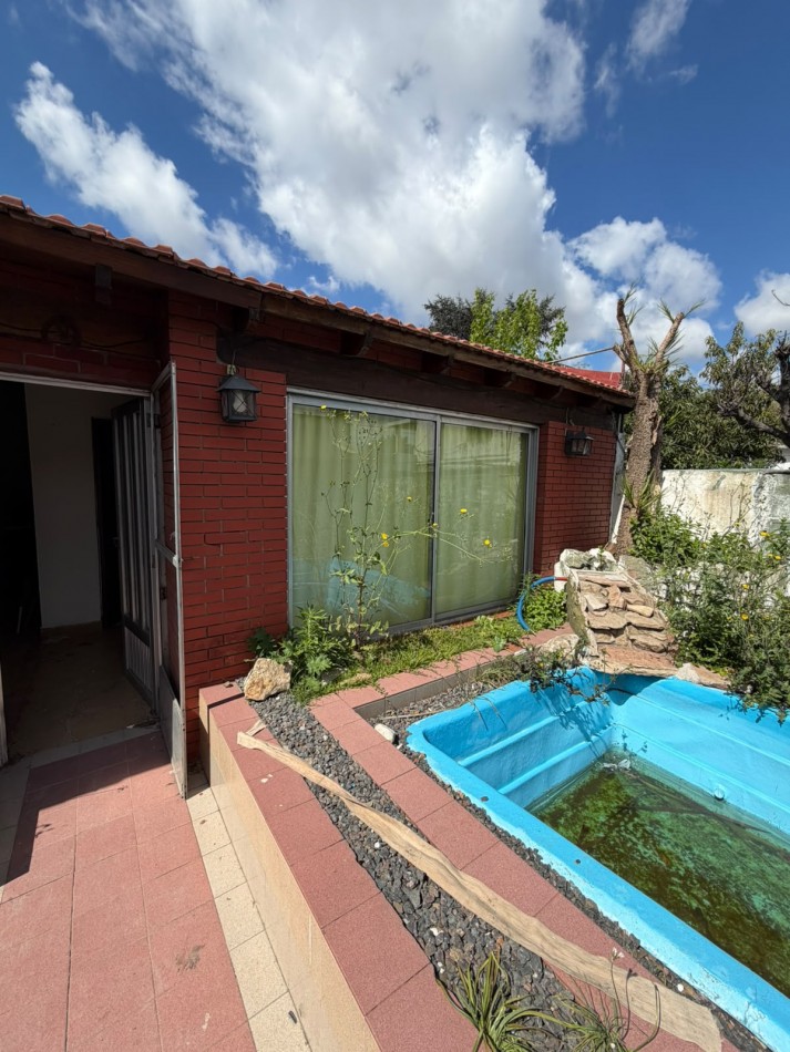 ALQUILER CASA MUY COMODA AMBIENTES, PARQUE, QUINCHO Y PILETA - PROSPERO ALLEMANDRI 1785 TEMPERLEY-