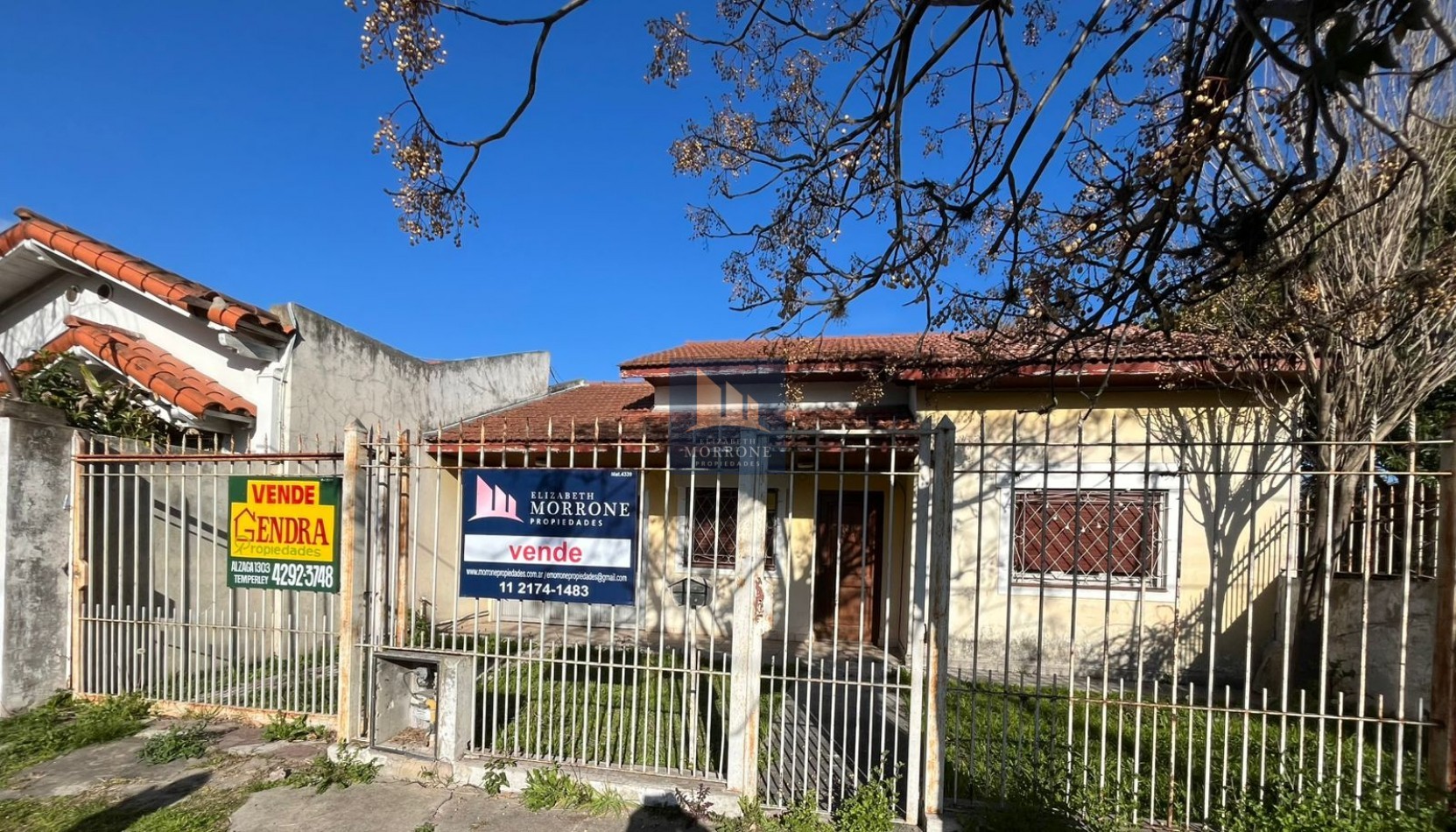 VENTA CASA A RECICLAR CON AMPLIO PATIO Y LUGAR PARA ENTRAR UN AUTO MUY BUENA UBICACION, MALVINAS ARGENTINAS 1347 -TEMPERLEY -