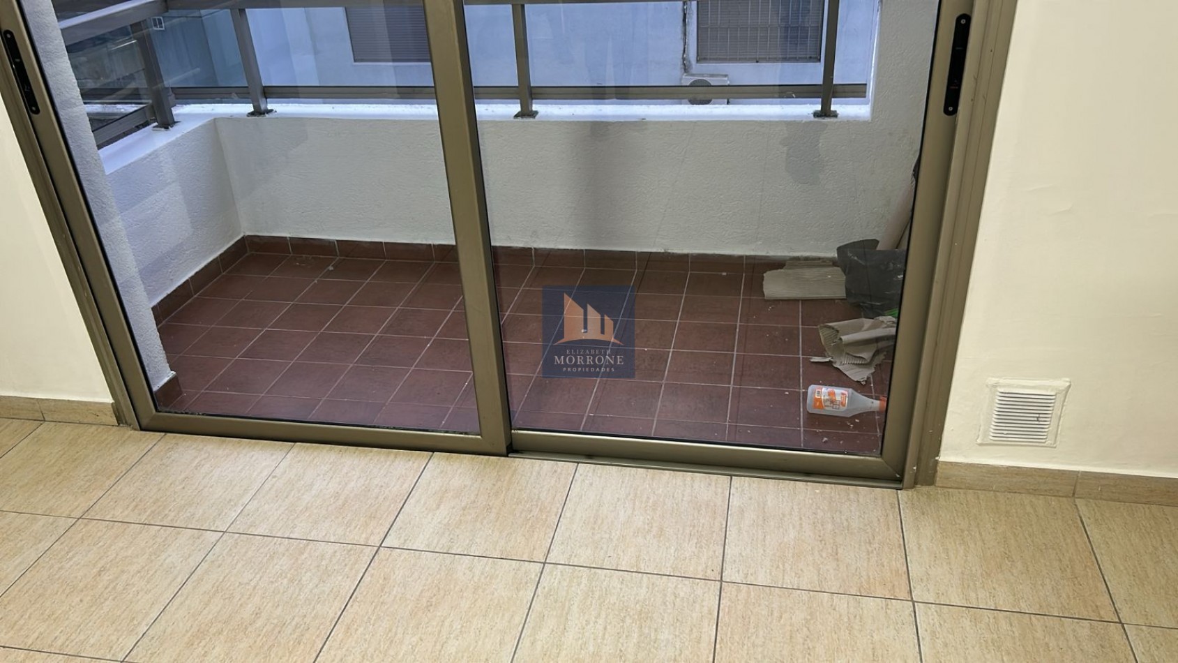 ALQUILER HERMOSO MONOAMBIENTE 3ER PISO -BYNNON 1500 ADROGUE-