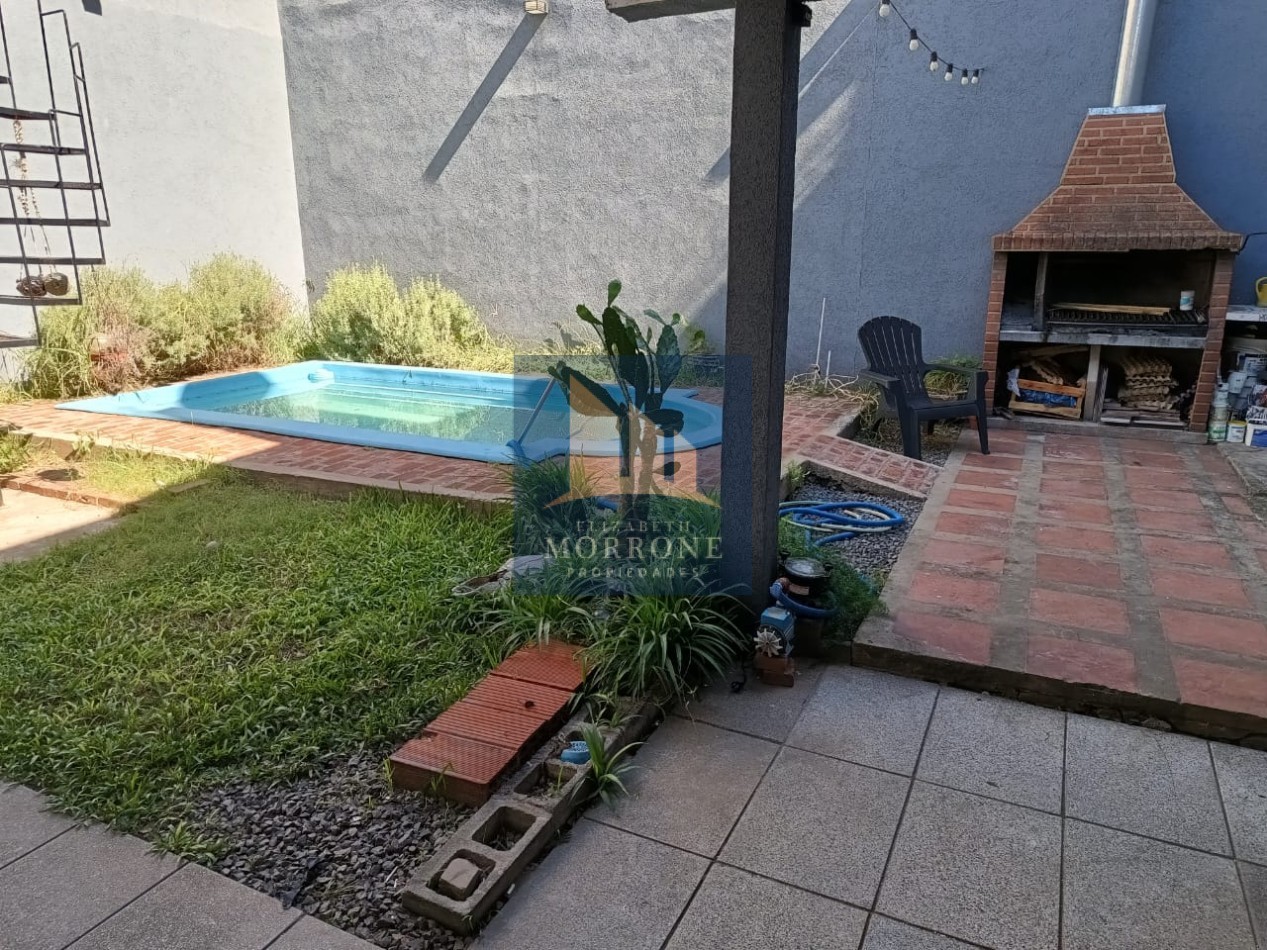 VENTA CASA DOS FAMILIAS O FAMILIA NUMEROSA APTA CREDITO - CD NICORA 100 LOMAS DE ZAMORA-