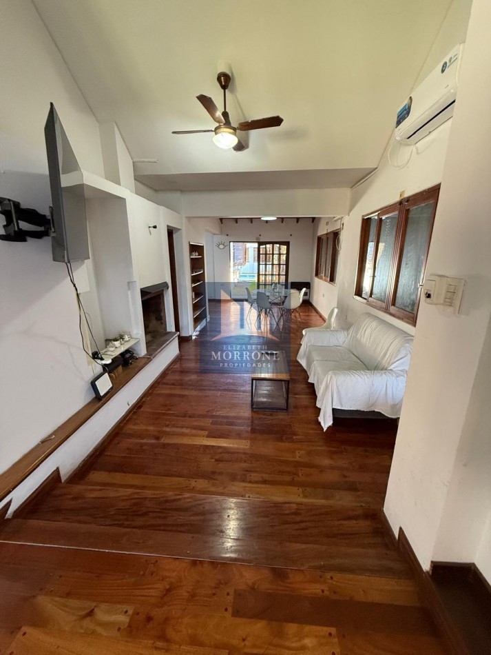 VENTA HERMOSA CASA EN ZONA RESIDENCIAL, 2 DORMITORIOS, QUINCHO Y PILETA, NARCISO LAPRIDA 20 -MONTE GRANDE-