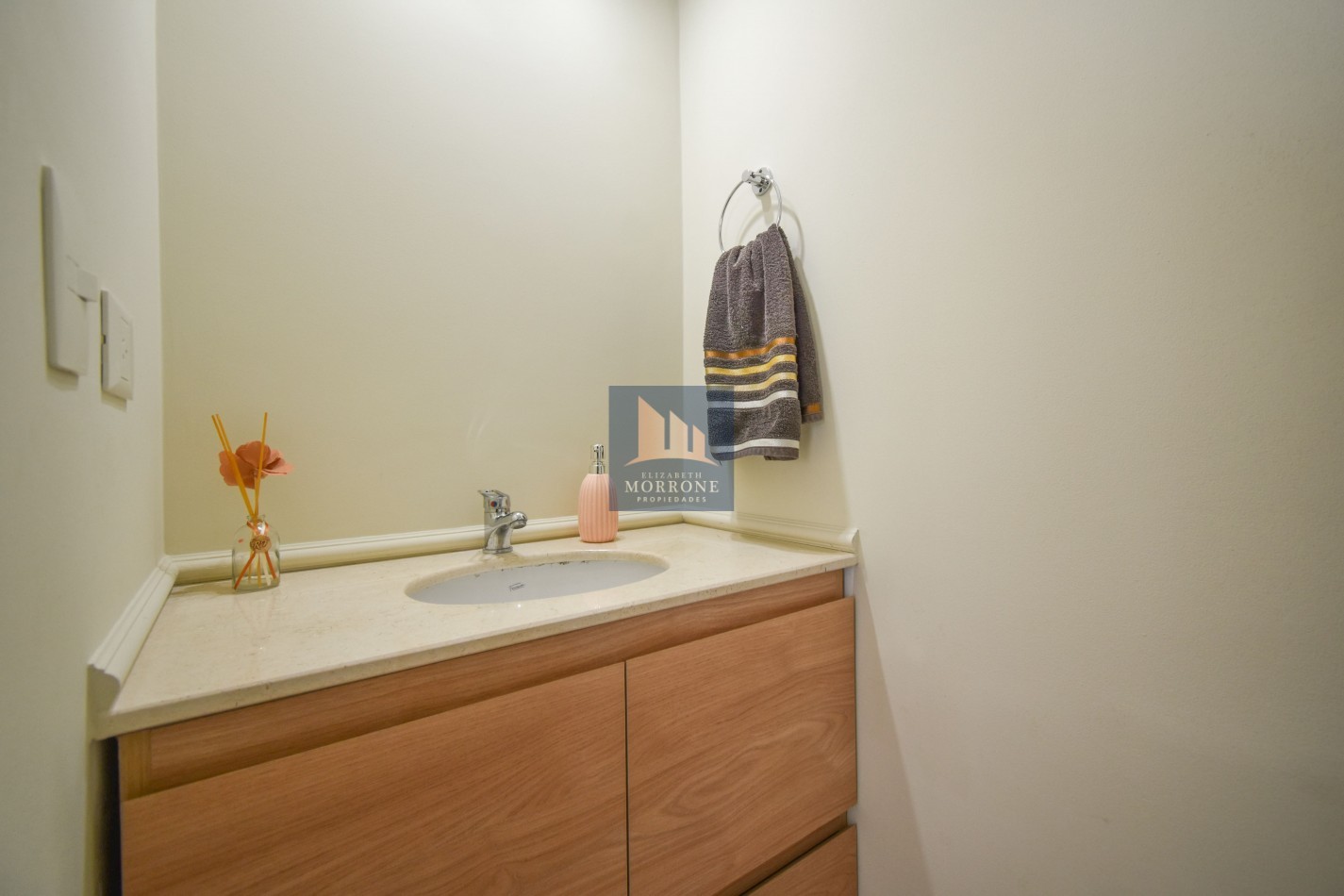 VENTA IMPRESIONANTE SEMIPISO AL FRENTE CON 3 DORMITORIOS, 2 COCHERAS Y AMENITIES, BELGRANO 1529 -BANFIELD-