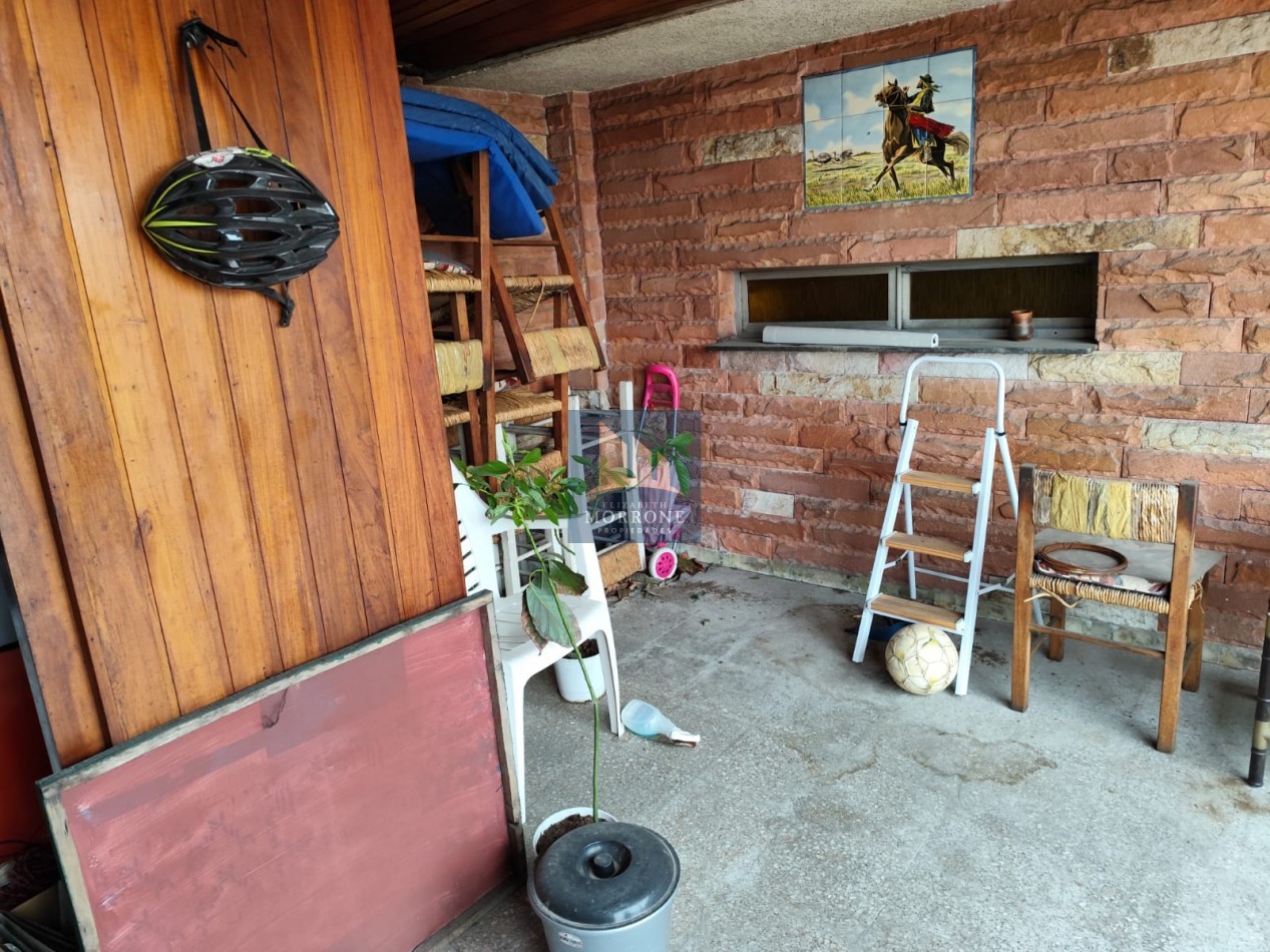 VENTA PISO COMPLETO EN EXCELENTE ZONA, DOS DORMITORIOS, TERRAZA, BALCON Y QUINCHO, AV EVA PERON 1480 -TEMPERLEY-