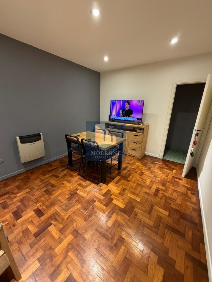 VENTA HERMOSA CASA PLANTA BAJA, EXCELENTE ESTADO TRES AMBIENTES, PARQUE Y PILETA -ZEBALLOS 655 TEMPERLEY-