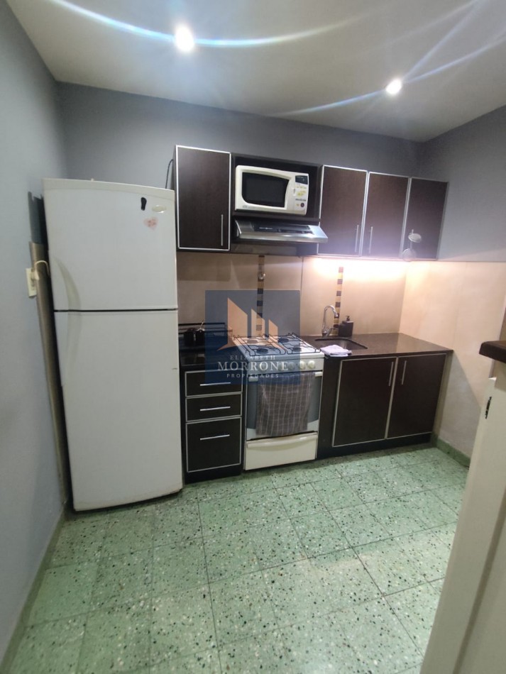 VENTA HERMOSA CASA PLANTA BAJA, EXCELENTE ESTADO TRES AMBIENTES, PARQUE Y PILETA -ZEBALLOS 655 TEMPERLEY-