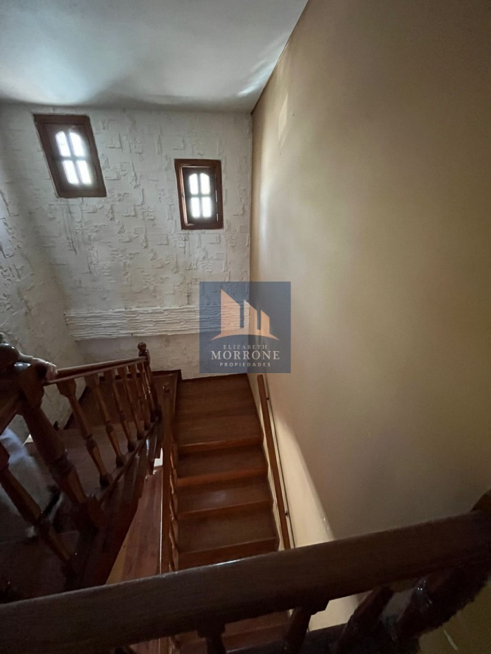 IMPORTANTE CHALET DE CATEGORIA CON 3 DORMITORIOS, SOTANO PARA VARIOS AUTOS Y PARQUE, LA CALANDRIA 4000 -SAN JOSE-