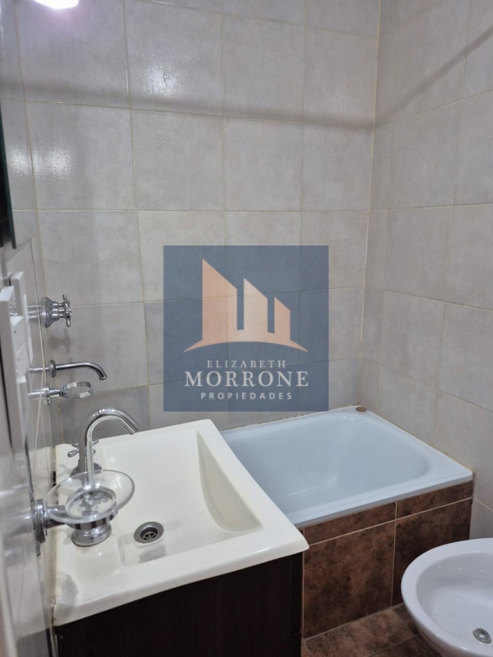 ALQUILER HERMOSO DEPARTAMENTO 2 AMB CON COCHERA A 3 CUADRAS DE LA ESTACION DE BANFIELD, GASCON AL 100 -BANFIELD-