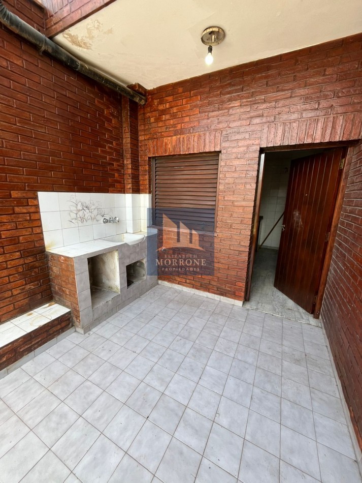 IMPORTANTE CHALET DE CATEGORIA CON 3 DORMITORIOS, SOTANO PARA VARIOS AUTOS Y PARQUE, LA CALANDRIA 4000 -SAN JOSE-