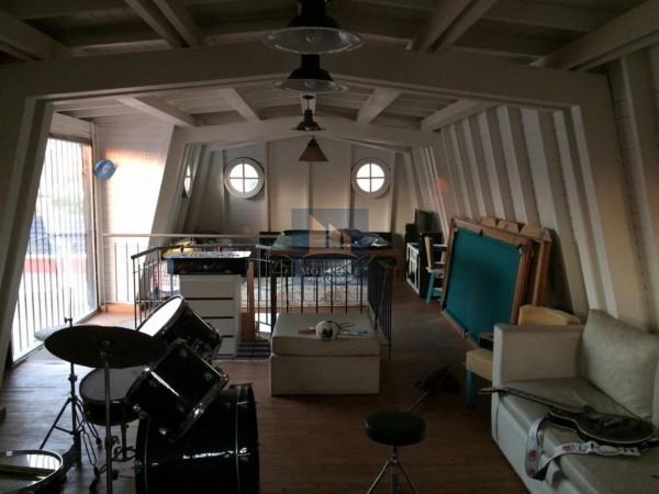 IMPRESIONANTE CHALET ESTILO FRANCES  MANUEL CASTRO 1200 -BANFIELD OESTE- NUEVO PRECIO