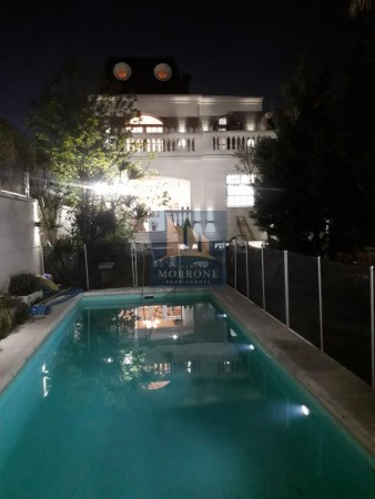 IMPRESIONANTE CHALET ESTILO FRANCES  MANUEL CASTRO 1200 -BANFIELD OESTE- NUEVO PRECIO