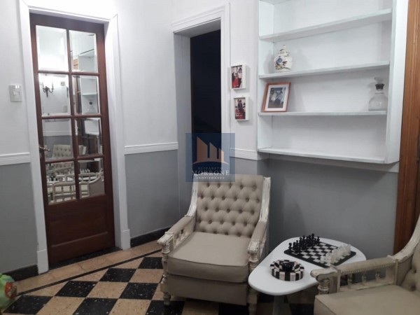 HERMOSA CASA ESTILO INGLES ZONA RESIDENCIAL  GRIGERA 600 -BANFIELD OESTE-