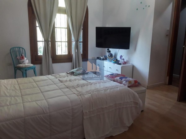 HERMOSA CASA ESTILO INGLES ZONA RESIDENCIAL  GRIGERA 600 -BANFIELD OESTE-