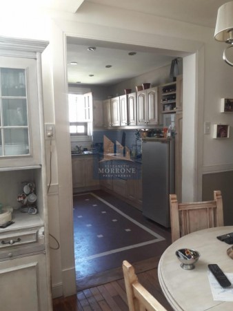 HERMOSA CASA ESTILO INGLES ZONA RESIDENCIAL  GRIGERA 600 -BANFIELD OESTE-