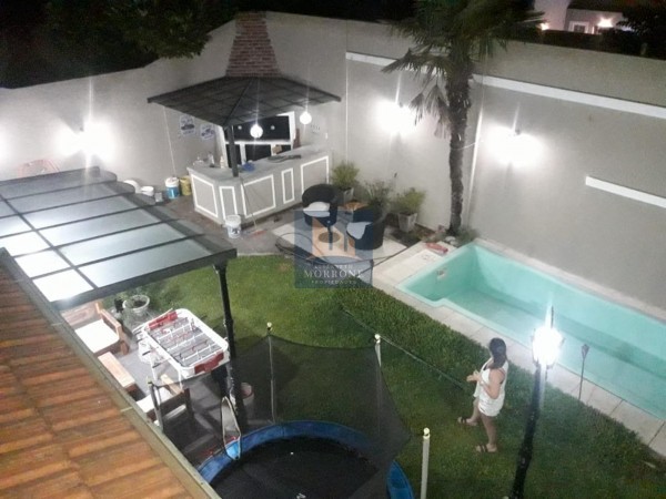 HERMOSA CASA ESTILO INGLES ZONA RESIDENCIAL  GRIGERA 600 -BANFIELD OESTE-