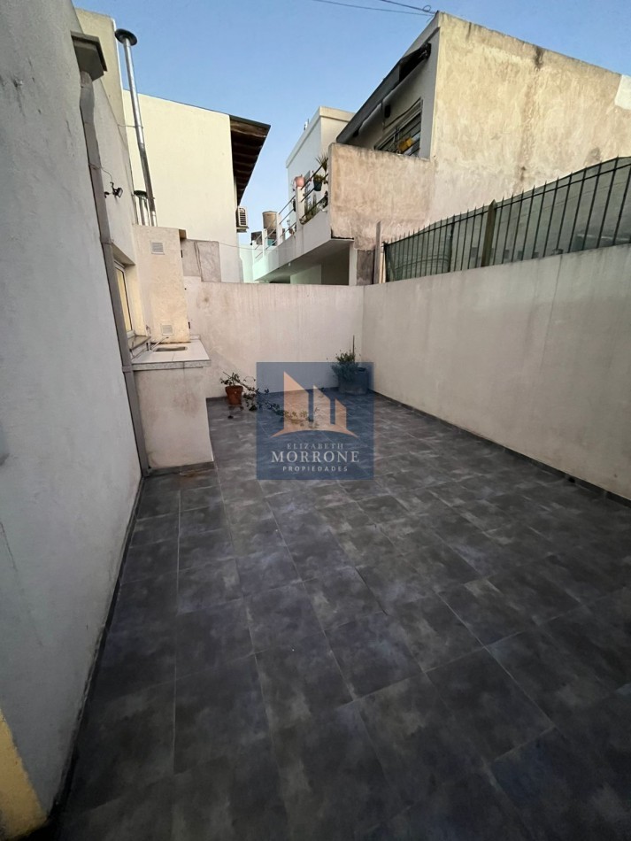 ALQUILER HERMOSO DUPLEX DE CATEGORIA: CON 2 DORMITORIOS, PATIO Y GARAGE CON PORTON AUTOMATICO, ACHUPALLAS 1045 ESQ CONDARCO -TEMPERLEY-