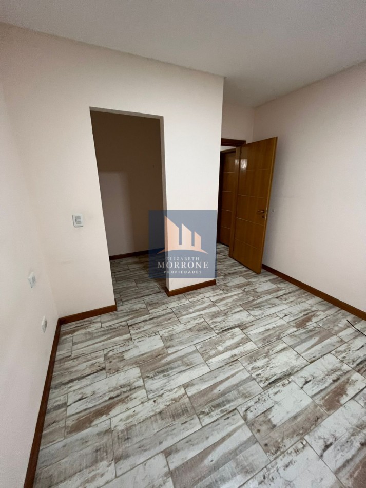 VENTA HERMOSO DUPLEX 2 DORMITORIOS, PATIO Y GARAGE CON PORTON AUTOMATICO, ACHUPALLAS 1045 ESQ CONDARCO -TEMPERLEY-