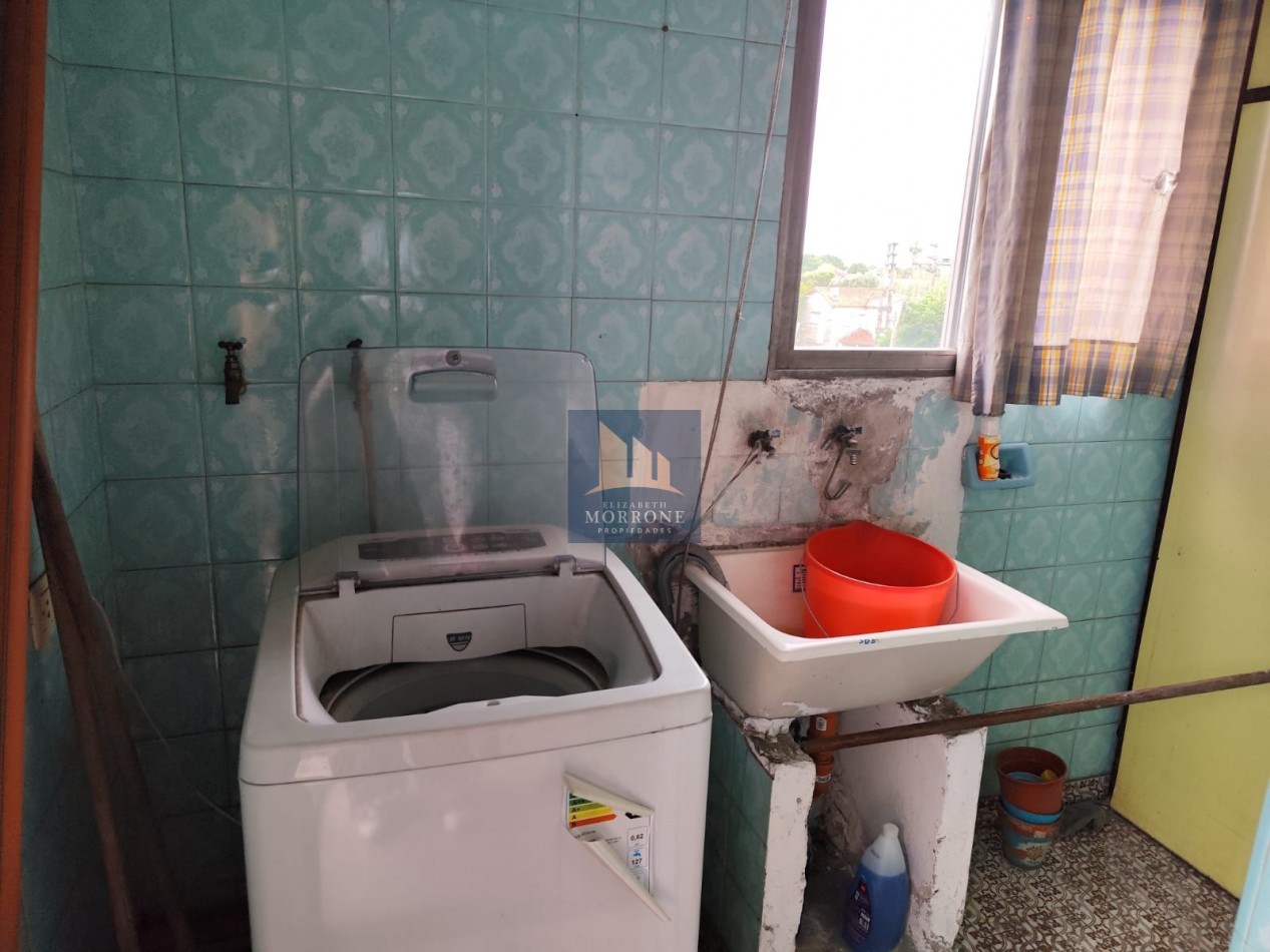 VENTA PISO COMPLETO EN EXCELENTE ZONA, DOS DORMITORIOS, TERRAZA, BALCON Y QUINCHO, AV EVA PERON 1480 -TEMPERLEY-