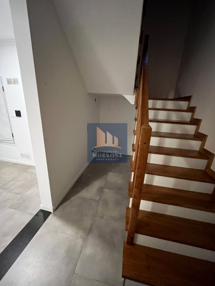 ALQUILER HERMOSO DUPLEX DE CATEGORIA: CON 2 DORMITORIOS, PATIO Y GARAGE CON PORTON AUTOMATICO, ACHUPALLAS 1045 ESQ CONDARCO -TEMPERLEY-