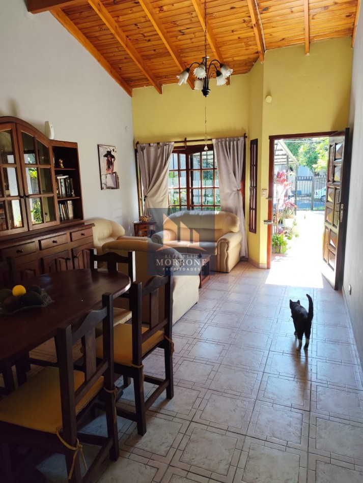 VENTA CASA APTA CREDITO 3 DORMITORIOS Y GARAGE SEMICUBIERTO EN LOTE DE 400 MT2, LAUTARO 100 -TEMPERLEY-
