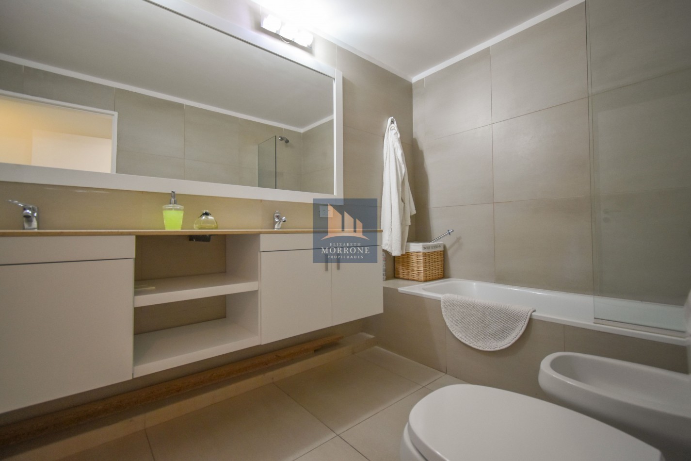 VENTA IMPRESIONANTE SEMIPISO AL FRENTE CON 3 DORMITORIOS, 2 COCHERAS Y AMENITIES, BELGRANO 1529 -BANFIELD-