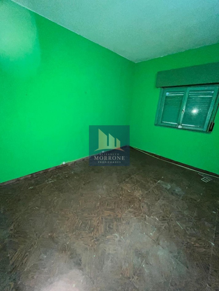 ALQUILER AMPLIA CASA 2 DORMITORIOS, PARQUE Y ENTRADA DE AUTO SEMICUBIERTA, JURAMENTO 2275 -TEMPERLEY-