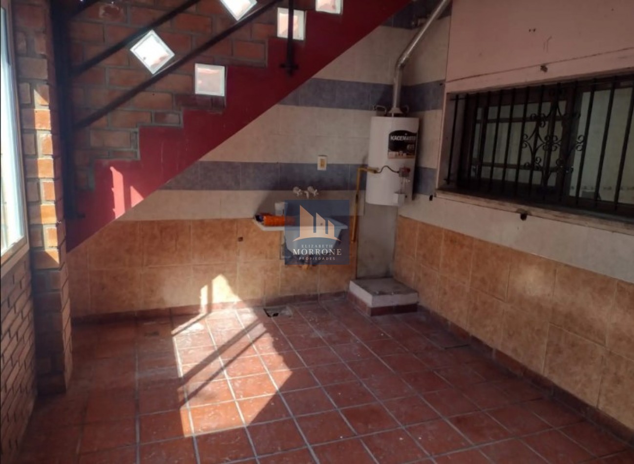 VENTA CASA RECICLADA 3 AMBIENTES CON PATIO Y TERRAZA, REP. DEL LIBANO 2000 -GERLI-