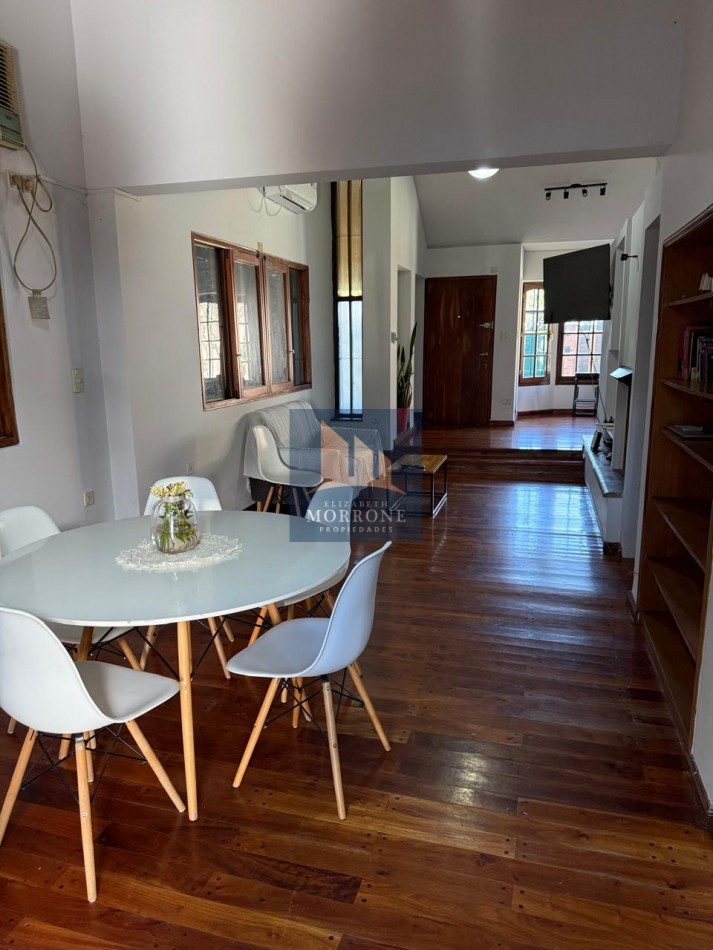 VENTA HERMOSA CASA EN ZONA RESIDENCIAL, 2 DORMITORIOS, QUINCHO Y PILETA, NARCISO LAPRIDA 20 -MONTE GRANDE-