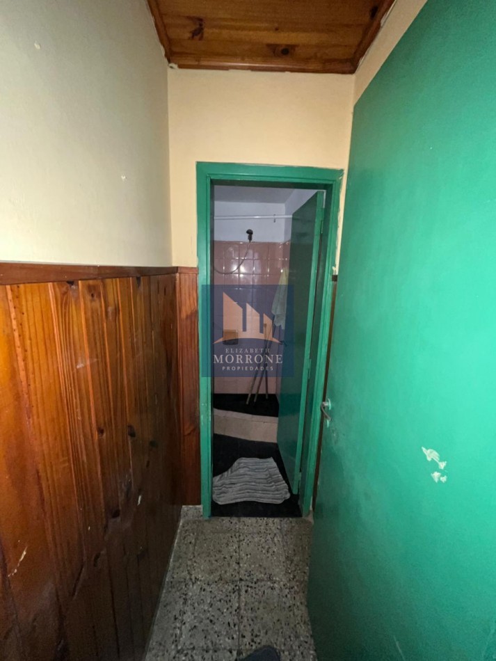 ALQUILER AMPLIA CASA 2 DORMITORIOS, PARQUE Y ENTRADA DE AUTO SEMICUBIERTA, JURAMENTO 2275 -TEMPERLEY-