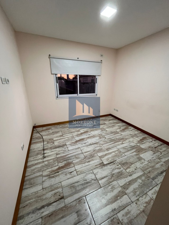 ALQUILER HERMOSO DUPLEX DE CATEGORIA: CON 2 DORMITORIOS, PATIO Y GARAGE CON PORTON AUTOMATICO, ACHUPALLAS 1045 ESQ CONDARCO -TEMPERLEY-