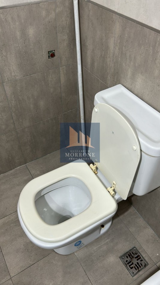 ALQUILER HERMOSO MONOAMBIENTE 3ER PISO -BYNNON 1500 ADROGUE-