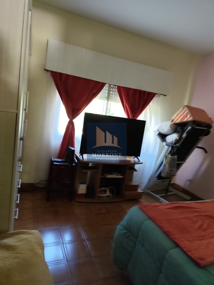 VENTA CASA APTA CREDITO 3 DORMITORIOS Y GARAGE SEMICUBIERTO EN LOTE DE 400 MT2, LAUTARO 100 -TEMPERLEY-