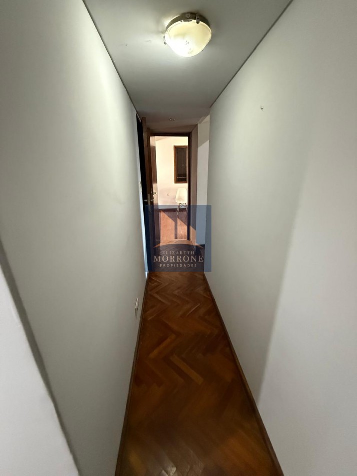 VENTA HERMOSA CASA EN ZONA RESIDENCIAL, 2 DORMITORIOS, QUINCHO Y PILETA, NARCISO LAPRIDA 20 -MONTE GRANDE-