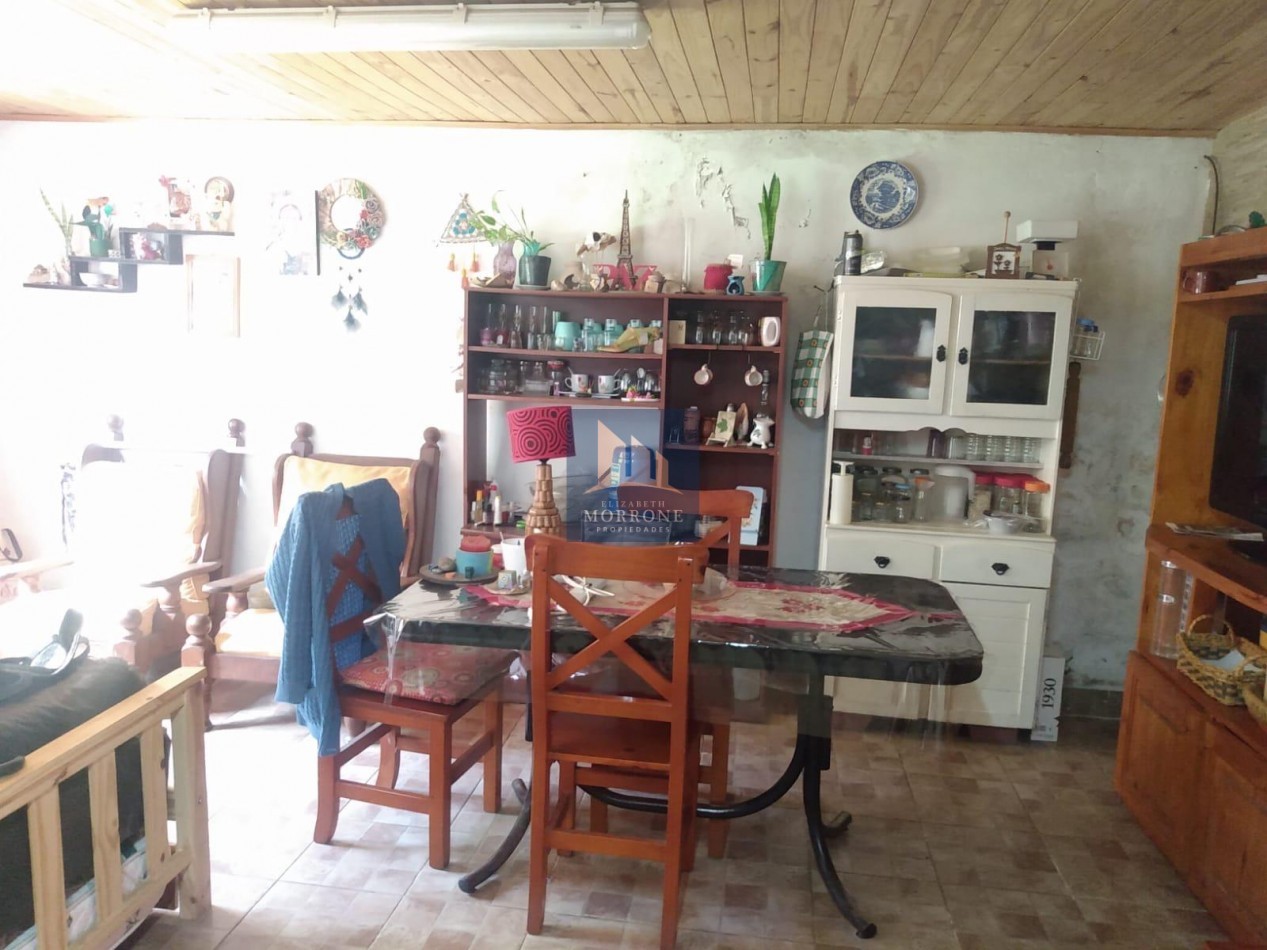 VENTA CASA 1 DORMITORIO, LOTE DE 220 MT2, CHUBUT 466 -TEMPERLEY-