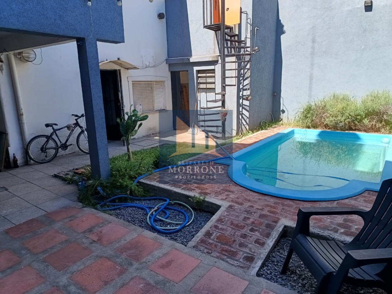 VENTA CASA DOS FAMILIAS O FAMILIA NUMEROSA APTA CREDITO - CD NICORA 100 LOMAS DE ZAMORA-